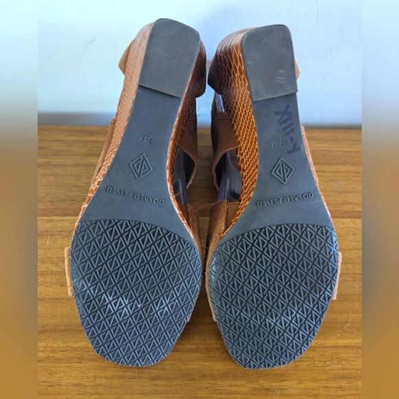 Donald Pliner Preppy Academia Coastal Capsule Neutral Minimalist Wedge Heel 7M - Picture 11 of 12